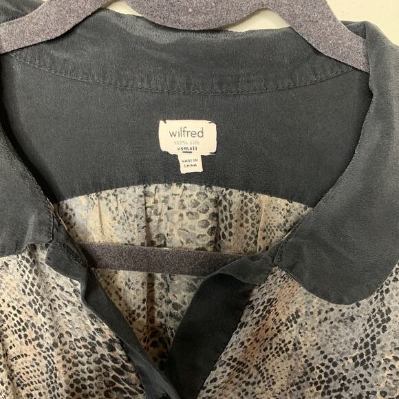 Aritzia Wilfred Silk Snake Skin Blouse Size‎ XS - Picture 4 of 4